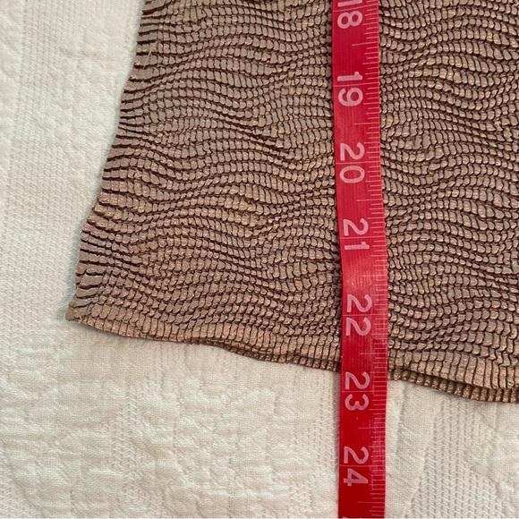 NICOLA Gold Fitted Ribbed Tank Top - Picture 8 of 8